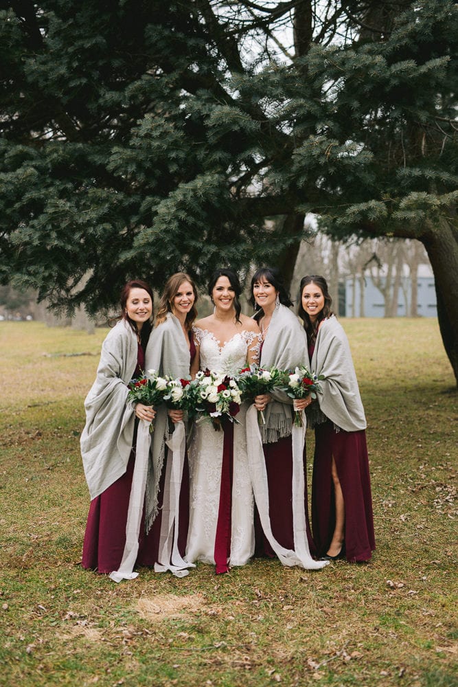 Bride & bridesmaid photos in Niagara-on-the-Lake