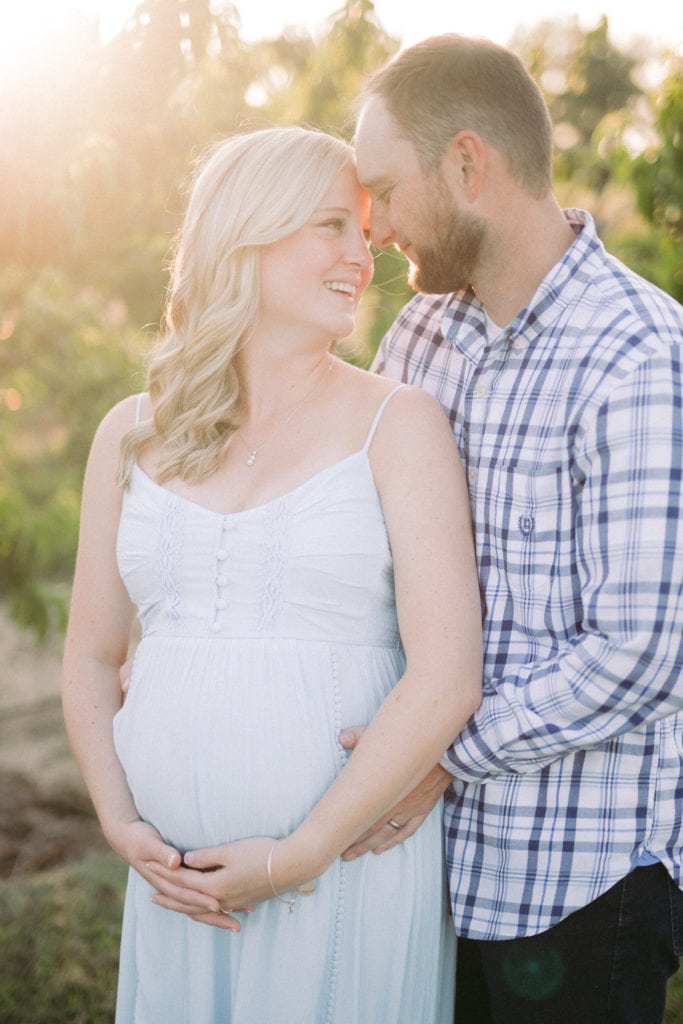 How to Plan a Stress-Free Maternity Shoot - 7 Easy Steps